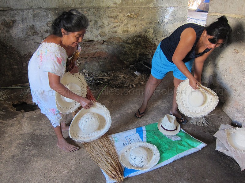 mayan_santacruz13.JPG - Documantary photos of villages of Calkani, Campeche november 2011